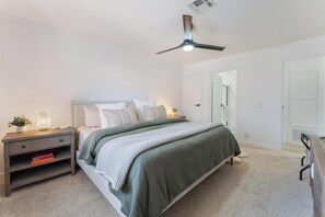 2 bedrooms, desk, iron/ironing board, free WiFi