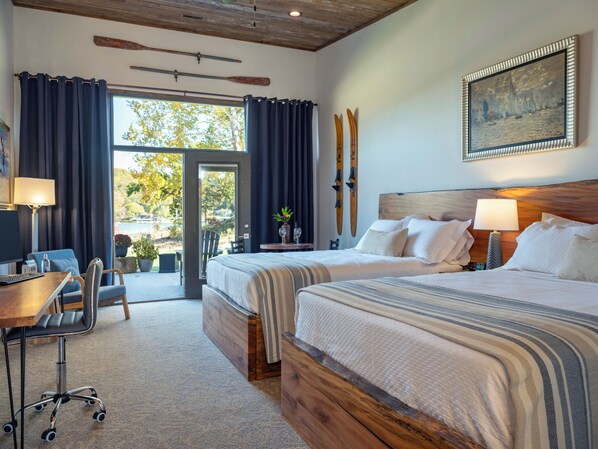 In-room safe, blackout drapes, iron/ironing board, WiFi (free) - Pebble Bay Club (Camdenton)