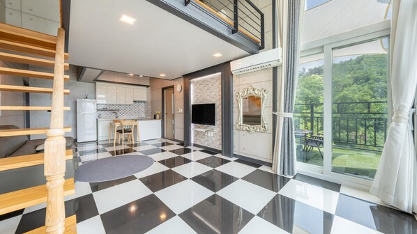 Basic Room, 1 Bedroom (Red Ⅱ) - Gapyeong Chagall Spa Pension (Gapyeong)