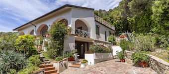 Quercianella Lovely Apartament Sea View W/ Patio!