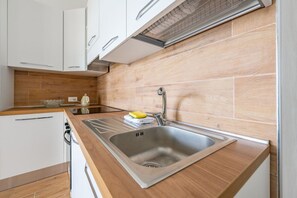 Refrigerador, horno, placa de cocina, lavavajillas