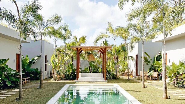 Outdoor pool, free cabanas, sun loungers - Alma Bingin (Pecatu)