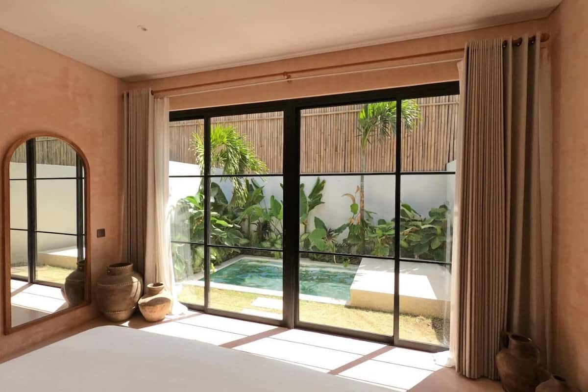 Suite Luxury, piscina privata, lato giardino | 1 camera, biancheria da letto di alta qualità, una cassaforte in camera