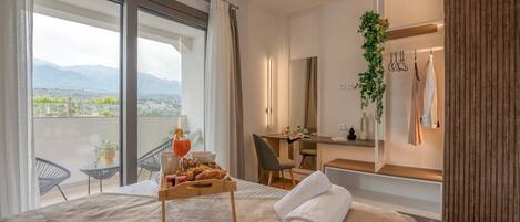 3 Schlafzimmer, Zimmersafe, Schreibtisch, Bügeleisen/Bügelbrett