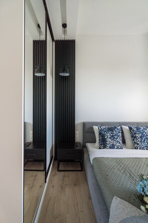 2 habitaciones, escritorio y cortinas blackout 