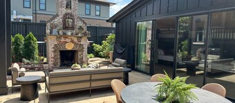 Five Points House • Private Pool, Hot Tub, Bar, Grill, Fire Pit