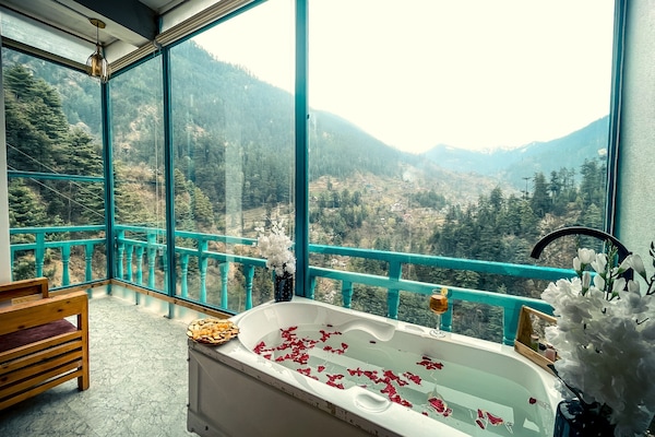 Habitación de lujo | Baño | Toallas y papel de baño