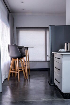 ห้องเอ็กเซกคิวทีฟ | ตู้นิรภัยในห้องพัก, ตกแต่งพิเศษโดยเฉพาะ, พื้นที่ทำงานแบบใช้แล็ปท็อป