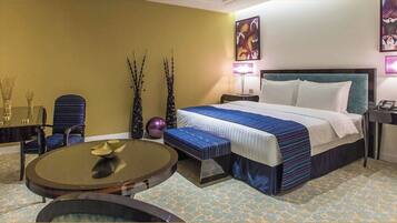 Minibar, in-room safe, laptop workspace, blackout curtains