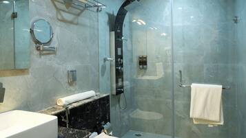 Suite | Baño | Zapatillas