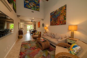 Una Smart TV, un reproductor estéreo