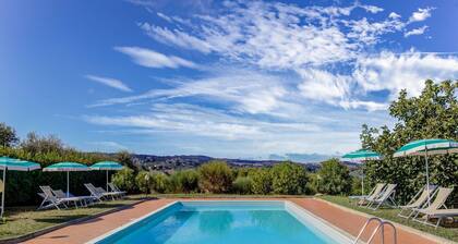 Farmhouse in Chianti with Pool & Garden