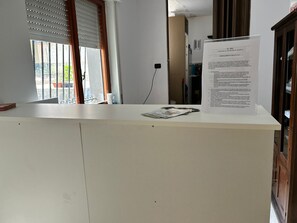 Quầy tiếp tân