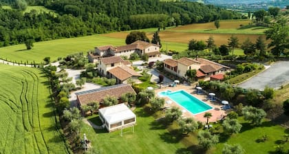 Mansion in Perugia with Pool & Green Hills