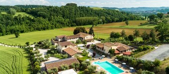 Mansion in Perugia with Pool & Green Hills