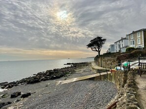 Beach - The Timbers Eco-Luxe Home with Yoga Cabin (Seaview)