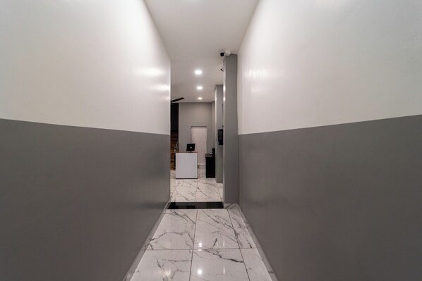 Reception - Hotel Bees (Puducherry)