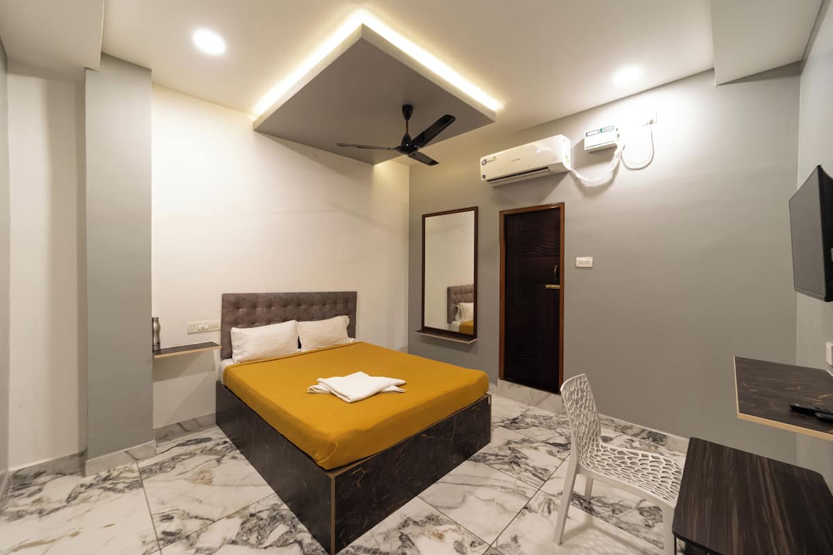 Tweepersoonskamer | Lakens van Egyptisch katoen, luxe beddengoed, een bureau, gratis wifi