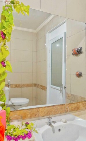 Quarto casal luxo, vista para a piscina | Banheiro