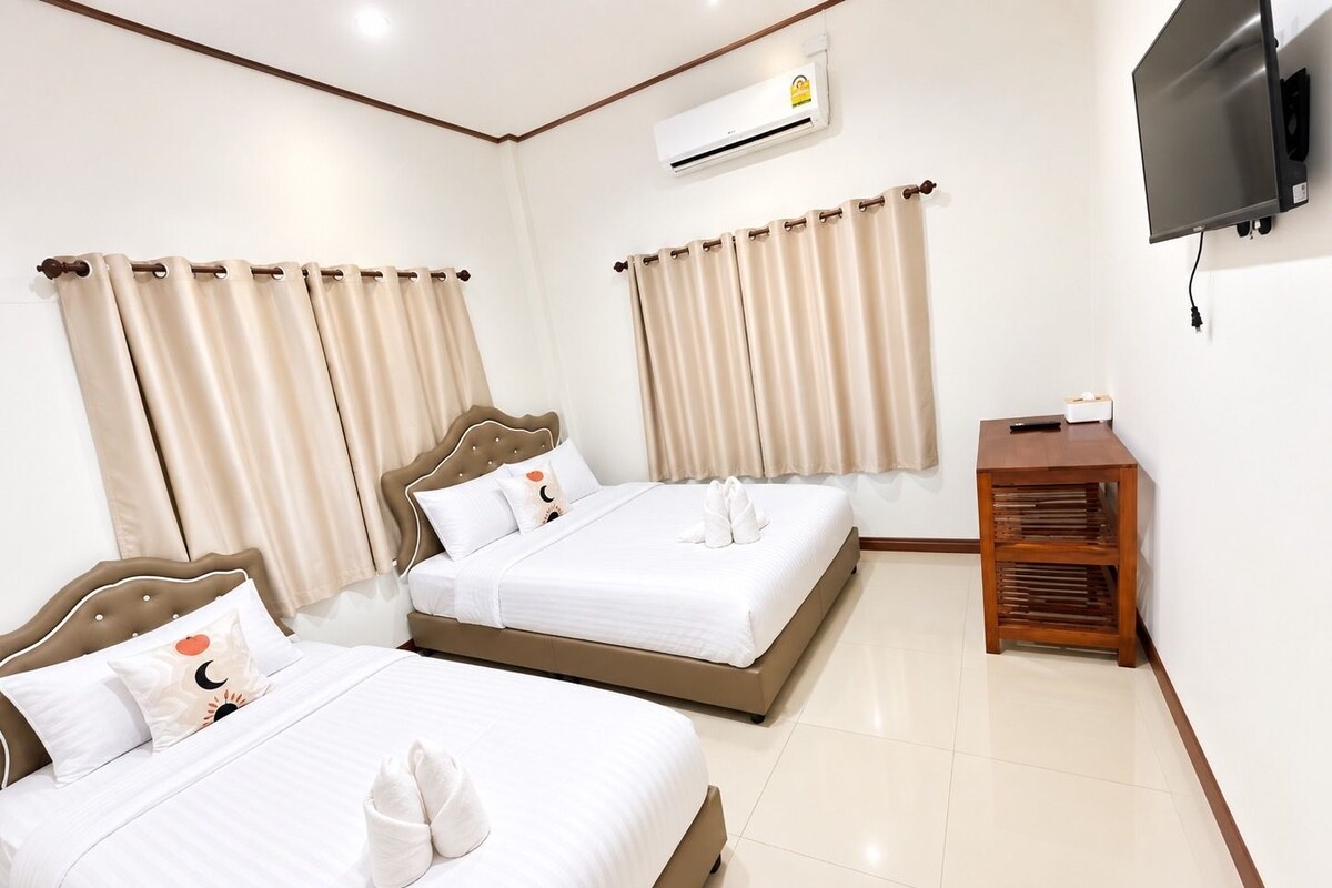 Casa, 3 habitaciones, baño privado | Escritorio y wifi gratis
