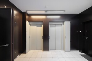 Elevator - Burakowska 16 Apartment by Renters (Warsaw)