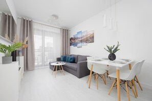 Apartament, 1 dormitori, balcó | 1 dormitori, escriptori i espai de treball apte per a portàtils
