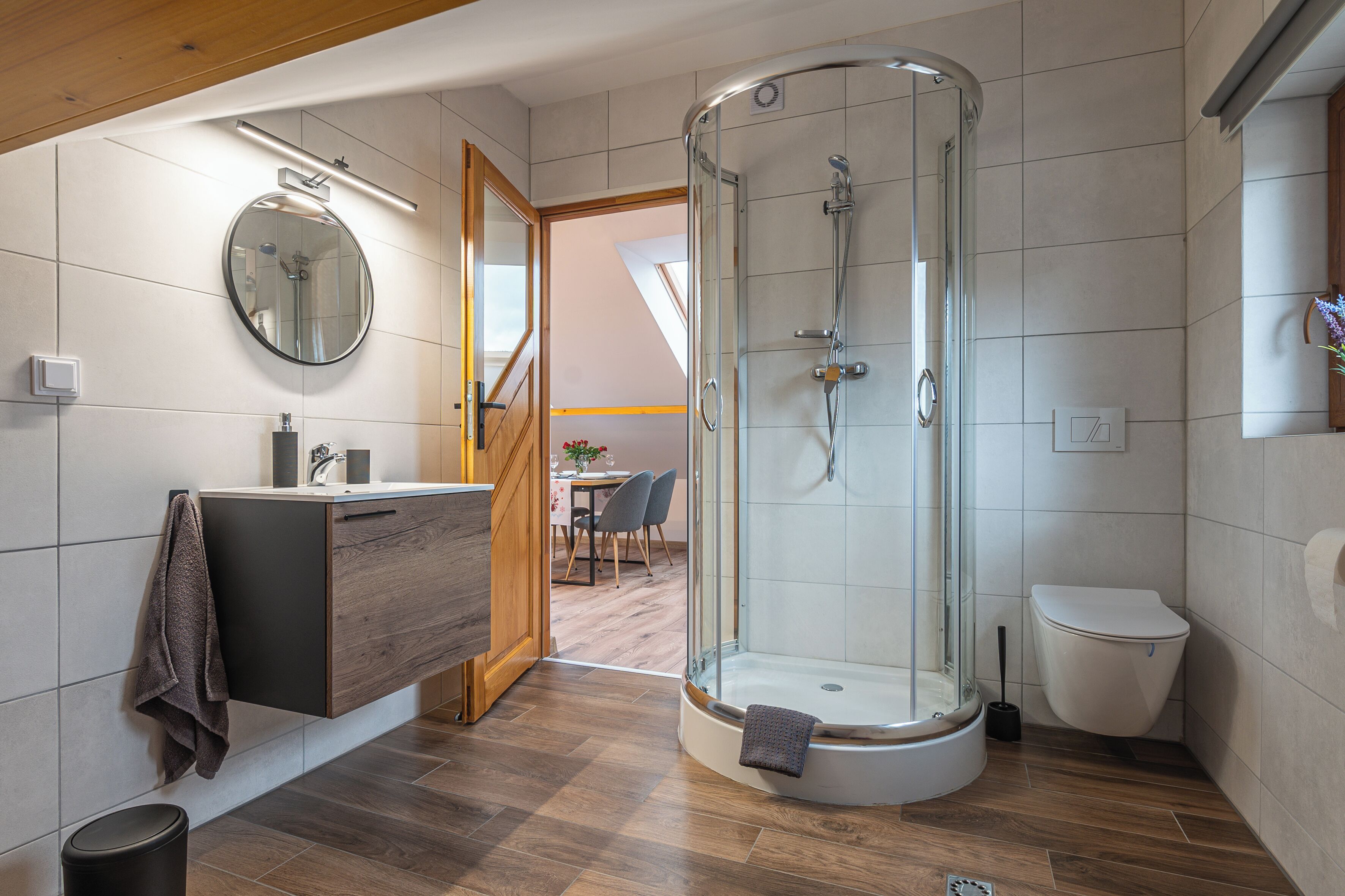 Family Apartment, 1 Bedroom, Non Smoking, Mountain View | Bathroom