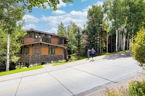 Property grounds - Aspenwood Condos - J9 (Snowmass Village)