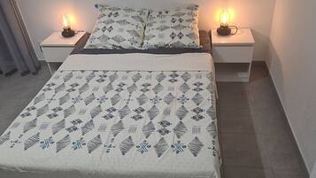 2 bedrooms, desk, iron/ironing board, free WiFi