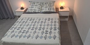 2 chambres, bureau, fer et planche à repasser, Wi-Fi gratuit