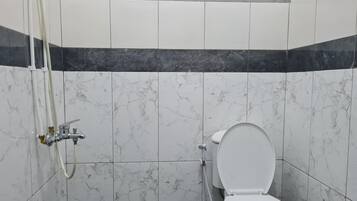 Family House, 3 Bedrooms | Bathroom