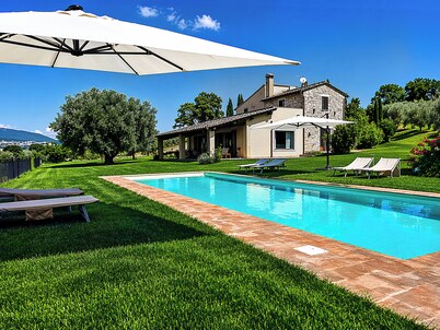 Beautiful farmhouse with pool in Calvi dell'Umbria 30 min. from Rome