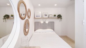 2 bedrooms, iron/ironing board, free WiFi - Housing White Pearl Beach by Sharing Co (Marbella)