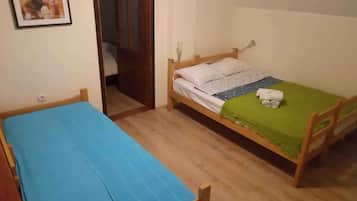 2 makuuhuonetta, silitysrauta/-lauta, Wi-Fi, vuodevaatteet