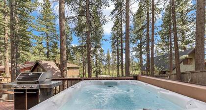 In the Heart of South Lake Tahoe, Featuring Pool Table and Hot Tub!