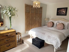 Luxury Suite, 1 King Bed, Bathtub | Egyptian cotton sheets, premium bedding, pillowtop beds - No22 (Barnstaple)