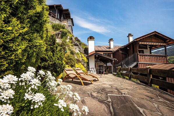 Terrace/patio - Exklusive Ferienwohnung im Historischen Hofmusikerhaus Über den Dächern Berchtes (Berchtesgaden)