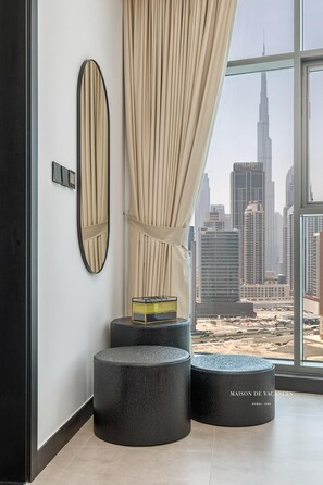 Apartment | Interior - Luxurious 2BR w/ Waterfront and Burj Khalifa View (Dubai)