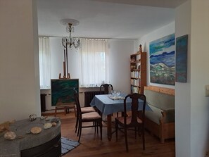 Dining - Ferienhaus an der Stadtmauer mit Seeblick (Lychen)