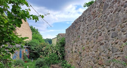 Ferienhaus an der Stadtmauer mit Seeblick
