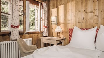 Småhus – deluxe, fjellutsikt | 4 soverom, dundyner, senger med Select Comfort-madrass og lydisolert