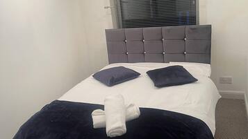 3 kamar tidur, setrika/meja setrika, Wi-Fi gratis, dan seprai linen