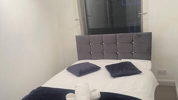 House | 3 bedrooms, iron/ironing board, free WiFi, bed sheets