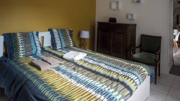 2 Schlafzimmer, BĂŒgeleisen/BĂŒgelbrett, kostenloses WLAN, BettwĂ€sche