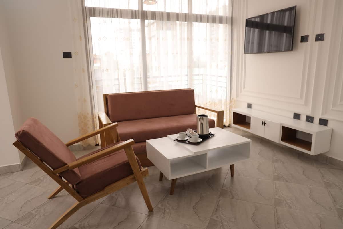 Comfort Studio Suite, Balcony, City View | 2 bedrooms, individually furnished, desk, laptop workspace