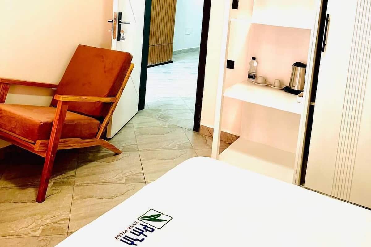 Basic Single Room, Balcony | 2 bedrooms, individually furnished, desk, laptop workspace