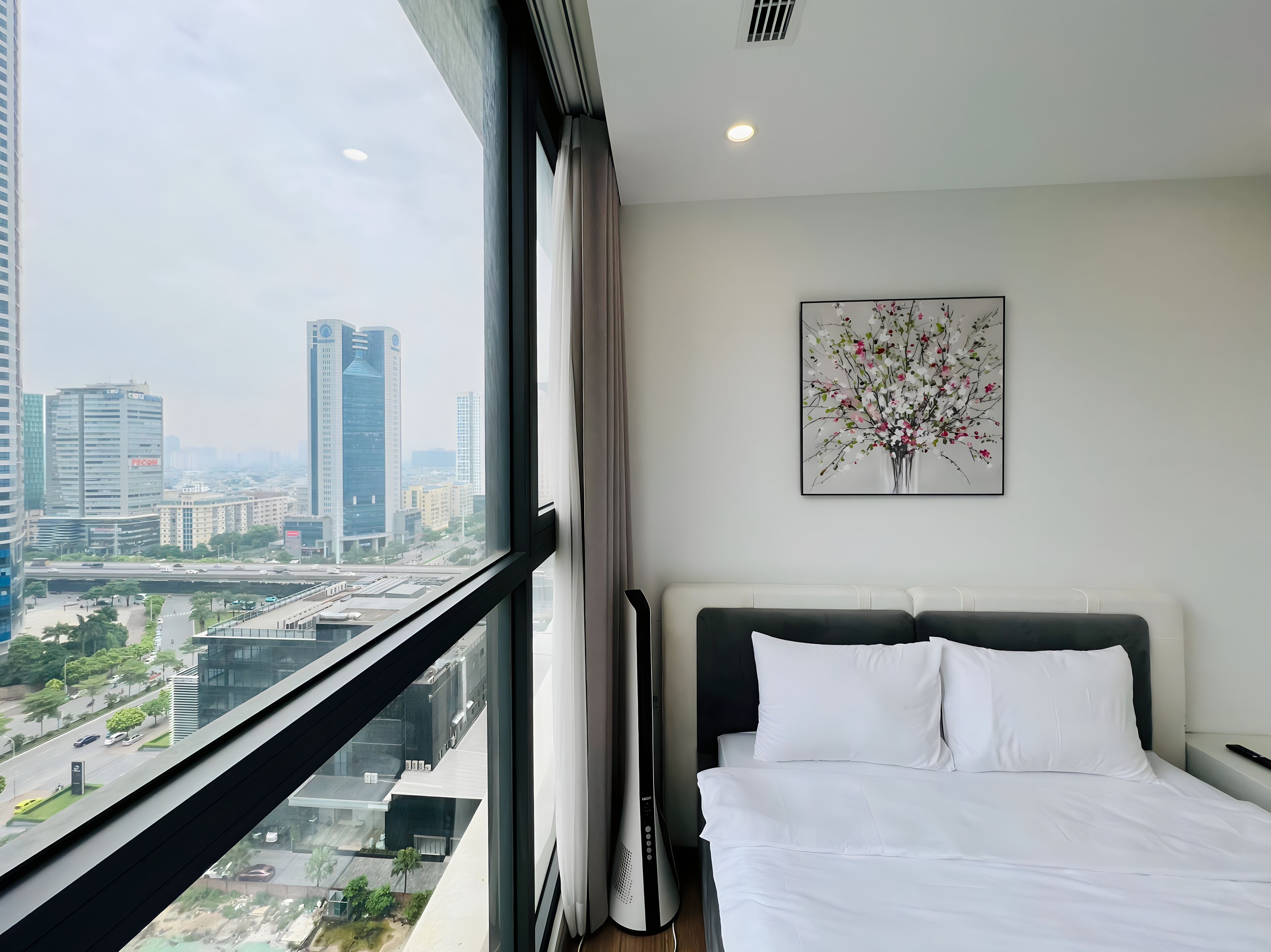 Deluxe Apartment, 3 Bedrooms, City View | Premium bedding, down duvets, individually decorated