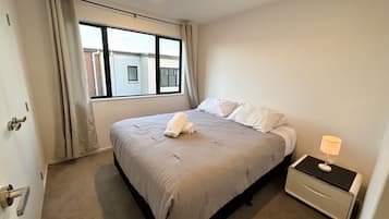 2 bedrooms, iron/ironing board, WiFi (free), bed sheets
