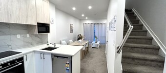 Entire Modern 2-Bedroom Townhouse, 10 min to Airport/Sylvia Park