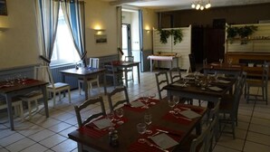 20 restaurants; breakfast and lunch served - Hotel de la poste (Alos-Sibas-Abense)